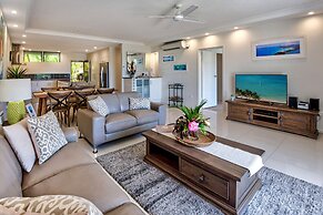 Poinciana 011 Deluxe 2 Bedroom Apartment Centrally Located With Golf B