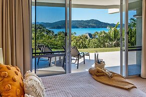 Poinciana 011 Deluxe 2 Bedroom Apartment Centrally Located With Golf B