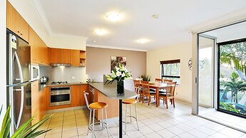 Oasis 1 Hamilton Island 2 Bedroom Apartment In Central Location With G