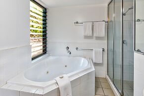 Oasis 1 Hamilton Island 2 Bedroom Apartment In Central Location With G