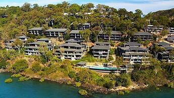 Villa 2 The Edge Oceanfront  Deluxe 4 Bedroom Near Marina With Golf Bu