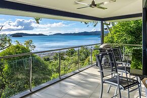 Villa 2 The Edge Oceanfront  Deluxe 4 Bedroom Near Marina With Golf Bu