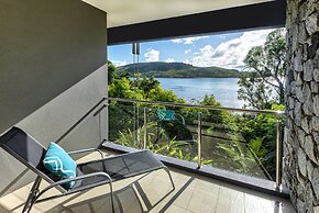 Villa 2 The Edge Oceanfront  Deluxe 4 Bedroom Near Marina With Golf Bu