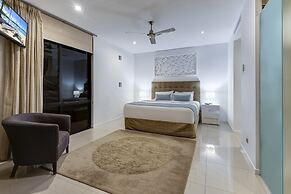 Villa 2 The Edge Oceanfront  Deluxe 4 Bedroom Near Marina With Golf Bu