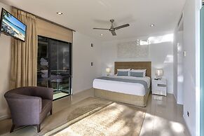 Villa 2 The Edge Oceanfront  Deluxe 4 Bedroom Near Marina With Golf Bu