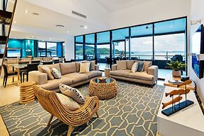 Villa 12 The Edge Oceanfront Deluxe 3 Bedroom Near Marina With Golf Bu
