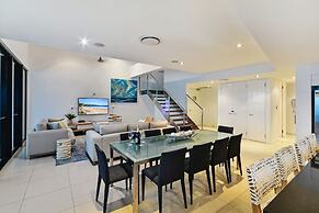 Villa 12 The Edge Oceanfront Deluxe 3 Bedroom Near Marina With Golf Bu