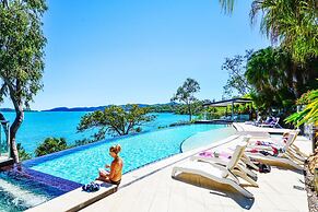 Villa 12 The Edge Oceanfront Deluxe 3 Bedroom Near Marina With Golf Bu