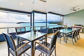 Villa 12 The Edge Oceanfront Deluxe 3 Bedroom Near Marina With Golf Bu