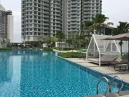 Teega Waterfront - Hello Kitty