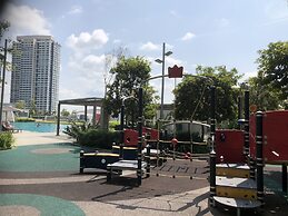 Teega Waterfront - Hello Kitty