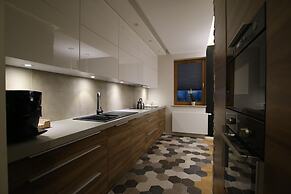 City of the Kings Green Silence Apartment