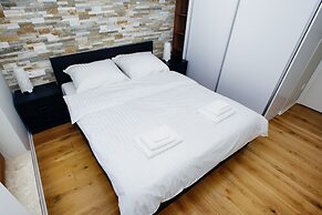 City of the Kings Green Silence Apartment