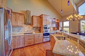 Big View Lodge 4 Bedroom Home