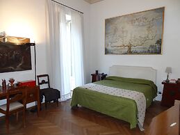 In Rome, Aristocratic, 3 Bedroom in Elegant, Historic Palace 3 Bedroom