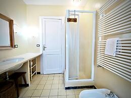 Reggia San Lorenzo Di Fronte Alla Cattedrale