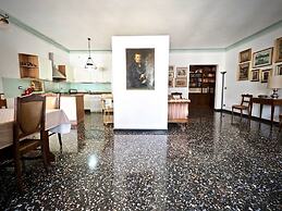 Reggia San Lorenzo Di Fronte Alla Cattedrale