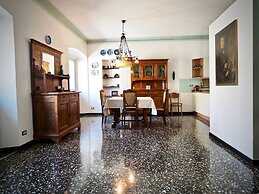 Reggia San Lorenzo Di Fronte Alla Cattedrale