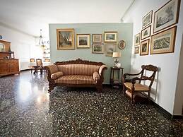 Reggia San Lorenzo Di Fronte Alla Cattedrale