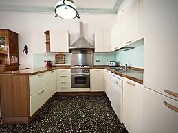 Reggia San Lorenzo Di Fronte Alla Cattedrale