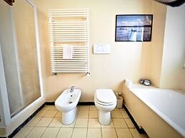 Reggia San Lorenzo Di Fronte Alla Cattedrale