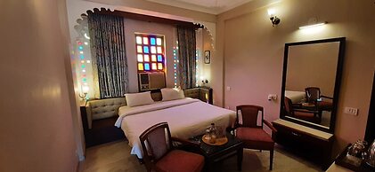 Hotel Raj Palace By Howard