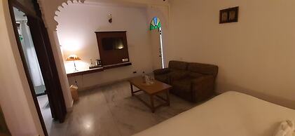 Hotel Raj Palace By Howard