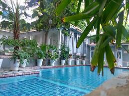 Hotel Raj Palace By Howard