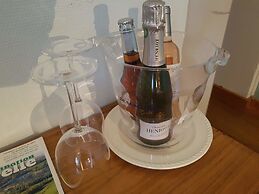 Le Ranch des Lacs, Hôtel Restaurant à Augne