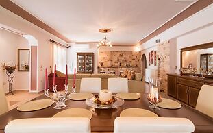 Fontana Holiday Home