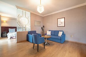 216 Castle Hotel