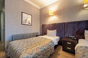 216 Castle Hotel
