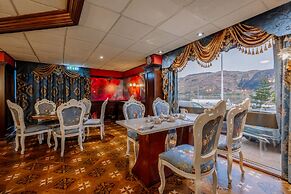 Muthu Fort William Hotel