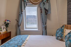 Muthu Fort William Hotel