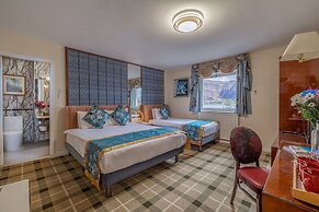 Muthu Fort William Hotel