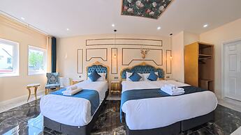 Muthu Fort William Hotel