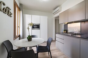 Arsenale Canal View Apartments