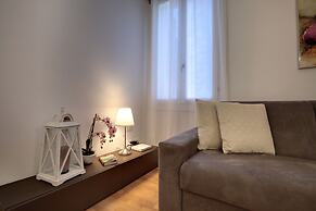 Rialto Botteri Apartments