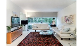 Perfect Athenian Villa