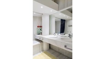 Perfect Athenian Villa