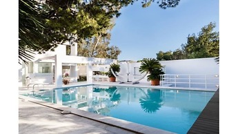 Perfect Athenian Villa