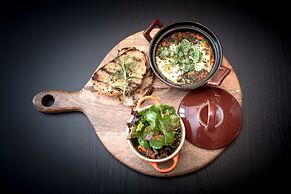 Four Seasons Hotel Bengaluru at Embassy One