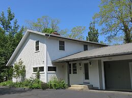 Cottages at the Even'tide Resort