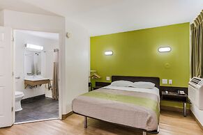 Motel 6 Jacksonville, FL - South