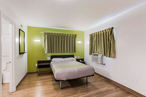 Motel 6 Jacksonville, FL - South