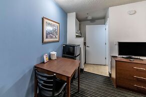 Studio 6 Greensboro, NC - I-40