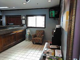 Studio 6 Greensboro, NC - I-40