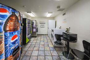 Studio 6 Greensboro, NC - I-40