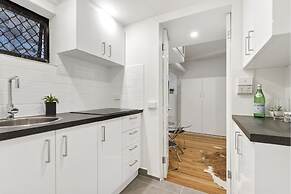 ReadySet Apartments on Anthony