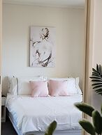 ReadySet Apartments on Kavanagh